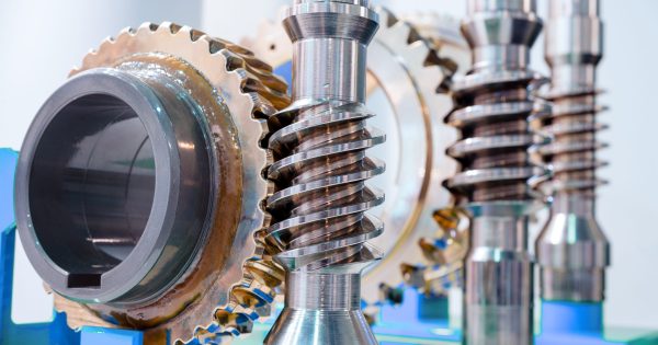Worm-gear. Worm wheels and shafts of different sizes.